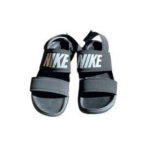 Nike Tanjun Black White Flip Flop Sandals Adjustable Strap Women’s 6